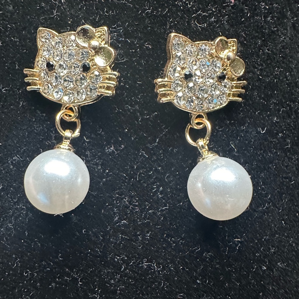 Hello Kitty Earrings